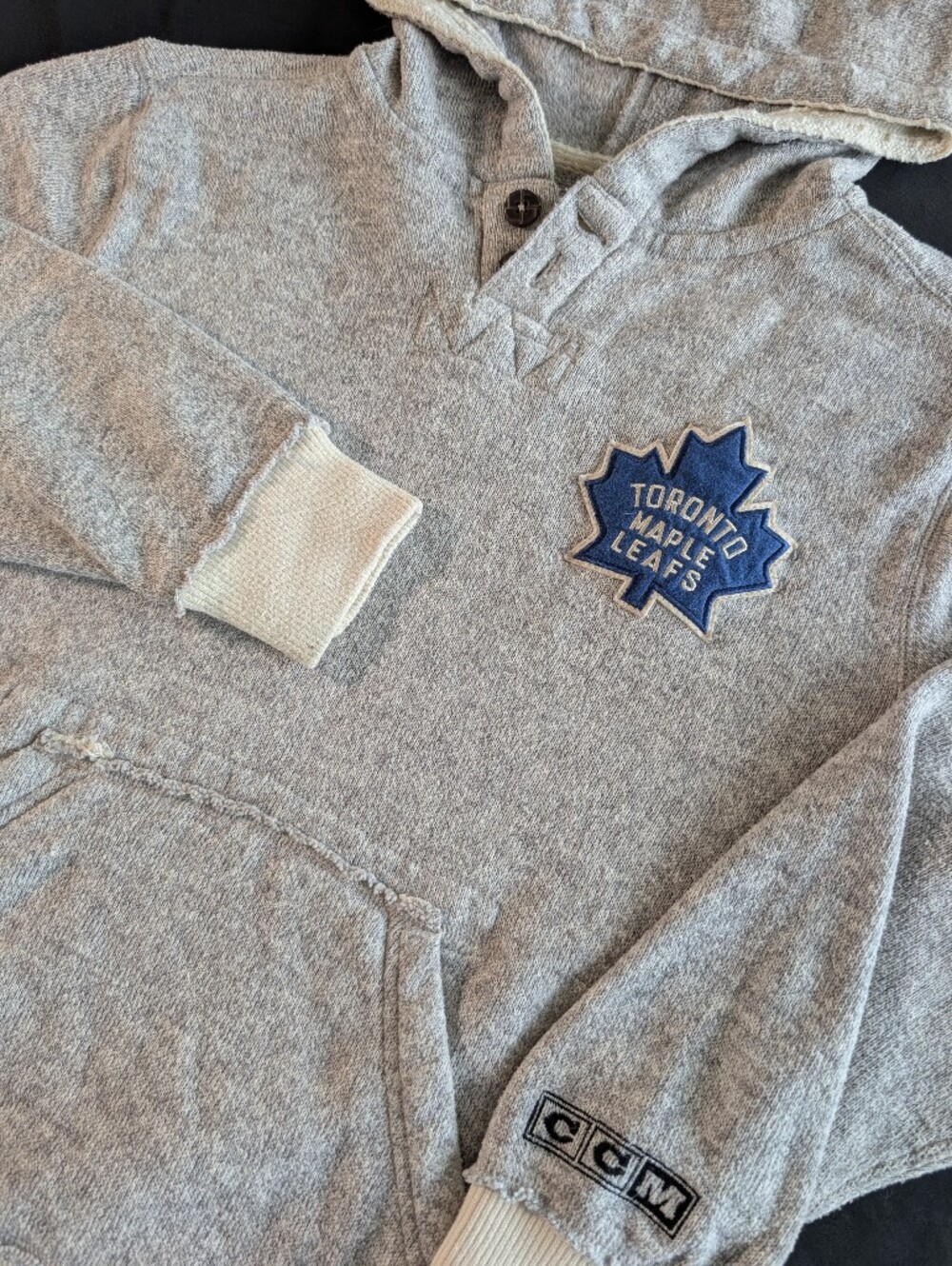 CCM Men's Gray Crewneck Sweater Toronto Maple Leafs Patch Vintage Inspired S